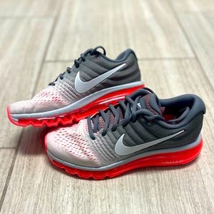 New! Women’s size 7 Nike running shoes